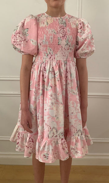 PETITE AMALIE SHIRRED ROSE PRINT DRESS